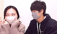 Blindbunden fru lurar asiatiska tjejer till djupt hals och ansiktssex