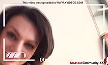 Аматьорска брюнетка се дразни в домашно видео с разкъсани дрехи